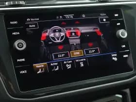 Volkswagen Tiguan 1.5 TSI 150pk DSG 2x R-Line Black Style Trekhaak Camera Stoelverwarming V+A Head-Up Panoramadak Navigatie thumbnail 32