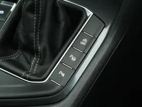 Volkswagen Tiguan 1.5 TSI 150pk DSG 2x R-Line Black Style Trekhaak Camera Stoelverwarming V+A Head-Up Panoramadak Navigatie thumbnail 41