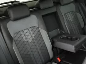 Volkswagen Tiguan 1.5 TSI 150pk DSG 2x R-Line Black Style Trekhaak Camera Stoelverwarming V+A Head-Up Panoramadak Navigatie thumbnail 45