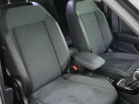 Volkswagen T-Roc 1.5 TSI 150pk DSG R-Line Edition Trekhaak Camera Stoelverwarming Virtual Cockpit Navigatie thumbnail 2