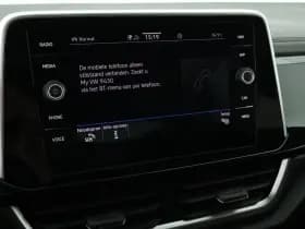 Volkswagen T-Roc 1.5 TSI 150pk DSG R-Line Edition Trekhaak Camera Stoelverwarming Virtual Cockpit Navigatie thumbnail 30