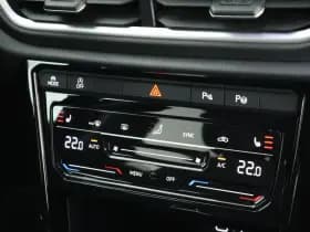 Volkswagen T-Roc 1.5 TSI 150pk DSG R-Line Edition Trekhaak Camera Stoelverwarming Virtual Cockpit Navigatie thumbnail 35