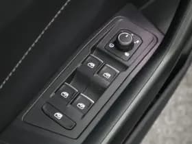 Volkswagen T-Roc 1.5 TSI 150pk DSG R-Line Black Style Camera Keyless Virtual Cockpit App-Connect thumbnail 14