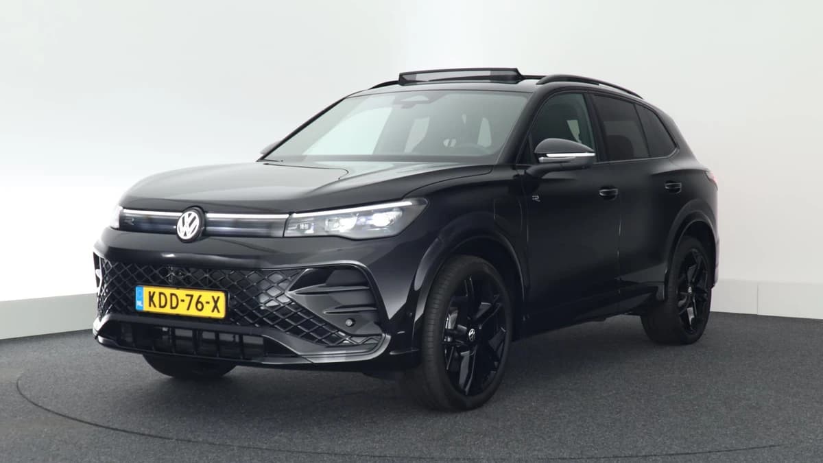 Volkswagen Tiguan 1.5 272pk eHybrid R-Line Edition Black Style Trekhaak 360Camera Keyless Massage Virtual Cockpit Panoramadak Navigatie — foto 1