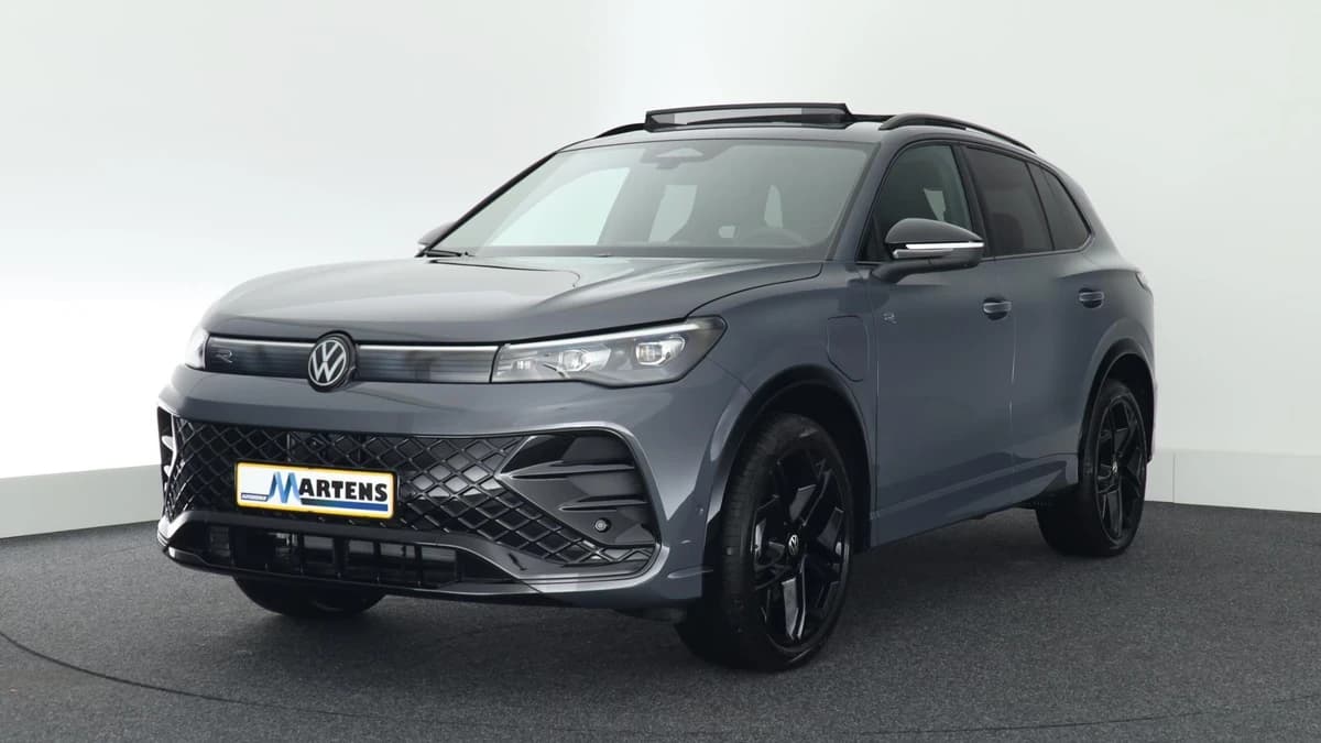 Volkswagen Tiguan 1.5 272pk eHybrid R-Line Edition Black Style Trekhaak 360Camera Keyless Massage Virtual Cockpit Panoramadak Navigatie — foto 1