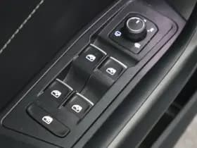 Volkswagen T-Roc 1.5 TSI 150pk DSG R-Line Edition Trekhaak Camera Stoelverwarming Virtual Cockpit Navigatie thumbnail 15