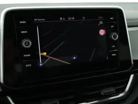 Volkswagen T-Roc 1.5 TSI 150pk DSG R-Line Edition Trekhaak Camera Stoelverwarming Virtual Cockpit Navigatie thumbnail 19