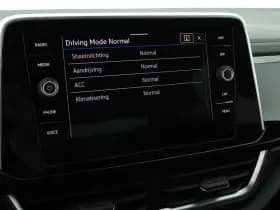 Volkswagen T-Roc 1.5 TSI 150pk DSG R-Line Edition Trekhaak Camera Stoelverwarming Virtual Cockpit Navigatie thumbnail 33