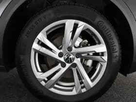 Volkswagen T-Roc 1.5 TSI 150pk DSG R-Line Edition Trekhaak Camera Stoelverwarming Virtual Cockpit Navigatie thumbnail 43