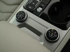 Volkswagen Touareg thumbnail 32