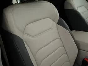 Volkswagen Touareg thumbnail 36