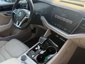 Volkswagen Touareg 3.0 TDI 230pk R-Line Grijs kenteken Panoramadak Trekhaak Luchtvering Matrix Camera Keyless thumbnail 5