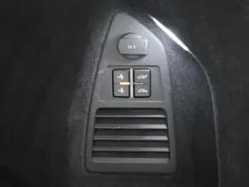 Volkswagen Touareg thumbnail 43