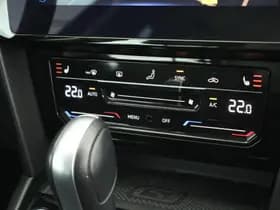 Volkswagen Passat thumbnail 33