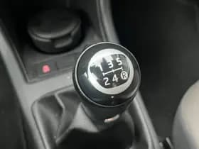Volkswagen Up! 1.0 60pk High Up! Cruise Control Navigatie Airconditioning Parkeersensoren Mistlampen Voor thumbnail 6