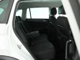 Volkswagen Tiguan 1.4 TSI 150pk DSG R-Line Highline Trekhaak Stoelverwarming Keyless Virtual Cockpit Navigatie thumbnail 11