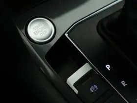 Volkswagen Tiguan 1.4 TSI 150pk DSG R-Line Highline Trekhaak Stoelverwarming Keyless Virtual Cockpit Navigatie thumbnail 5