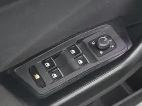 Volkswagen T-Roc 1.5 TSI 150pk DSG Sport Black Style Trekhaak Led Stoelverwarming Virtual Cockpit Navigatie thumbnail 17