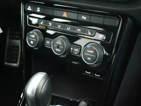 Volkswagen T-Roc 1.5 TSI 150pk DSG Sport Black Style Trekhaak Led Stoelverwarming Virtual Cockpit Navigatie thumbnail 38