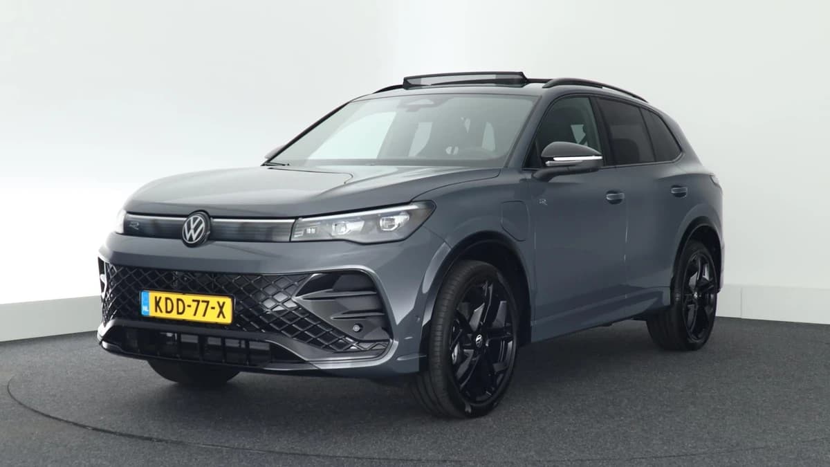 Volkswagen Tiguan 1.5 272pk eHybrid R-Line Edition Black Style Trekhaak 360Camera Keyless Massage Virtual Cockpit Panoramadak Navigatie — foto 1