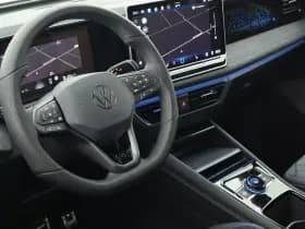 Volkswagen Tiguan 1.5 272pk eHybrid R-Line Edition Black Style Trekhaak 360Camera Keyless Massage Virtual Cockpit Panoramadak Navigatie thumbnail 3