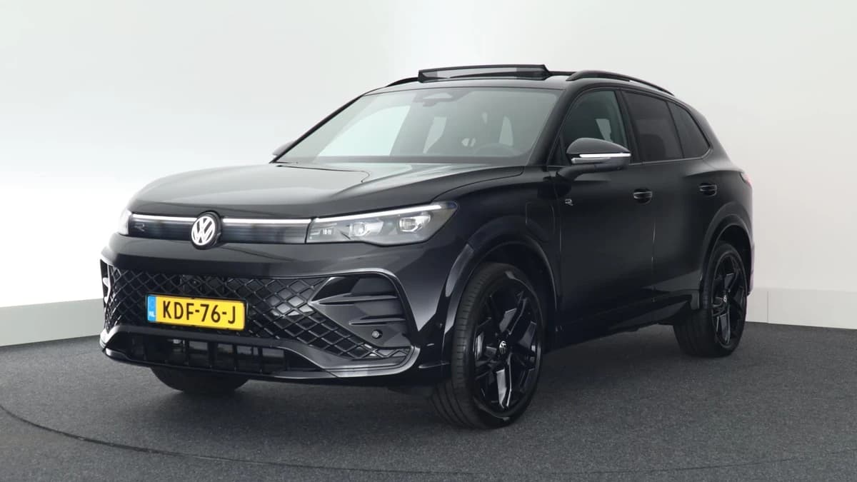 Volkswagen Tiguan 1.5 272pk eHybrid R-Line Edition Black Style Trekhaak 360Camera Keyless Massage Virtual Cockpit Panoramadak Navigatie — foto 1