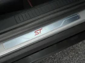 Ford Kuga thumbnail 40