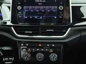 Volkswagen T-Roc 1.5 TSI 150pk DSG 2x R-Line Stoelverwarming App-Connect Led thumbnail 11