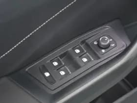 Volkswagen T-Roc 1.5 TSI 150pk DSG 2x R-Line Stoelverwarming App-Connect Led thumbnail 12