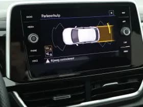 Volkswagen T-Roc 1.5 TSI 150pk DSG 2x R-Line Stoelverwarming App-Connect Led thumbnail 19