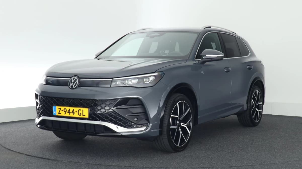 Volkswagen Tiguan 1.5 eTSI 150pk R-Line Business Trekhaak 360Camera harman/kardon Head-Up Virtual Cockpit Navigatie — foto 1