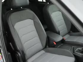 Volkswagen Tiguan 1.5 TSI 150pk DSG ACT 2x R-Line Black Style Trekhaak Camera Keyless Virtual Cockpit Panoramadak Navigatie thumbnail 2