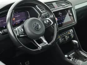 Volkswagen Tiguan 1.5 TSI 150pk DSG ACT 2x R-Line Black Style Trekhaak Camera Keyless Virtual Cockpit Panoramadak Navigatie thumbnail 3