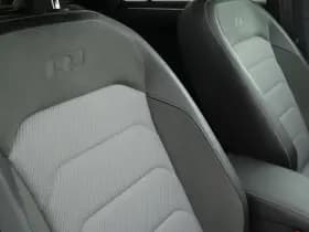 Volkswagen Tiguan 1.5 TSI 150pk DSG ACT 2x R-Line Black Style Trekhaak Camera Keyless Virtual Cockpit Panoramadak Navigatie thumbnail 46