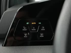 Volkswagen Golf 1.5 eTSI 150pk DSG R-Line Edition Camera Panoramadak Keyless Virtual Cockpit Navigatie thumbnail 16