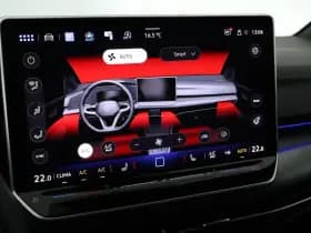 Volkswagen Golf 1.5 eTSI 150pk DSG R-Line Edition Camera Panoramadak Keyless Virtual Cockpit Navigatie thumbnail 24