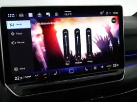 Volkswagen Golf 1.5 eTSI 150pk DSG R-Line Edition Camera Panoramadak Keyless Virtual Cockpit Navigatie thumbnail 25