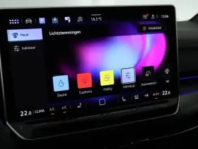 Volkswagen Golf 1.5 eTSI 150pk DSG R-Line Edition Camera Panoramadak Keyless Virtual Cockpit Navigatie thumbnail 26