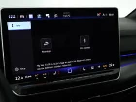 Volkswagen Golf 1.5 eTSI 150pk DSG R-Line Edition Camera Panoramadak Keyless Virtual Cockpit Navigatie thumbnail 35