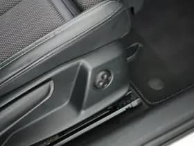 Audi A4 Avant 2.0 TFSI MHEV Sport S line black edition thumbnail 42