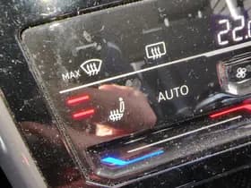 Volkswagen T-Cross 1.0 TSI 110pk DSG Style Camera Trekhaak Stoelverwarming Carplay thumbnail 4