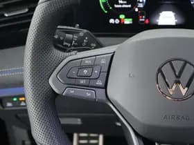 Volkswagen Tiguan 1.5 272pk eHybrid R-Line Business Black Style 360Camera Head-Up Keyless Massage Carplay thumbnail 18