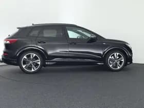 Audi Q4 e-tron thumbnail 11