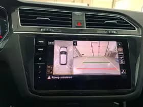 Volkswagen Tiguan 1.5 TSI 150pk DSG R-Line Business+ Trekhaak Panoramadak Keyless Stoelverwarming thumbnail 3