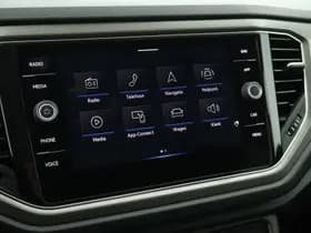 Volkswagen T-Roc thumbnail 23