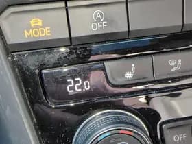 Volkswagen T-Roc 1.5 TSI 150pk DSG Sport Business R Panoramadak Keyless Camera Stoelverwarming thumbnail 4