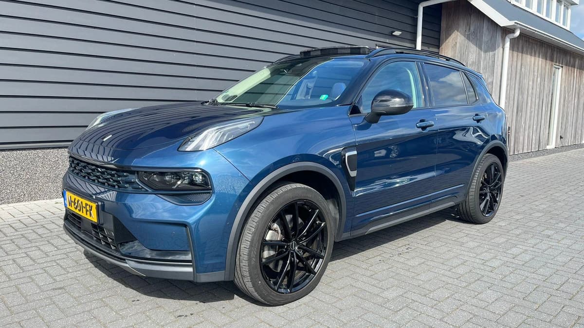 Lynk & Co 01 — foto 1