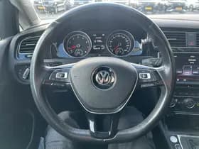 Volkswagen Golf thumbnail 4