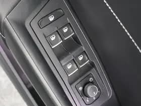 Volkswagen T-Roc thumbnail 16