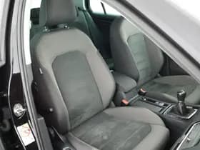 Volkswagen Golf thumbnail 2